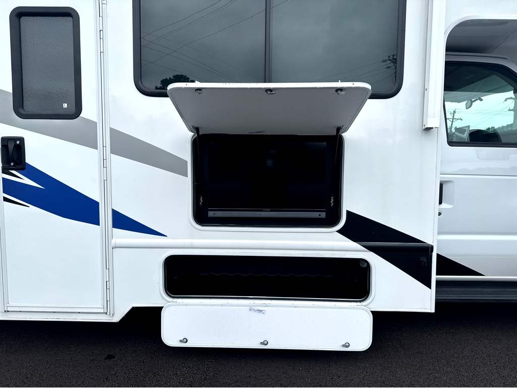 2025 Thor Motor Coach MAGNITUDE GA31 - Image 6