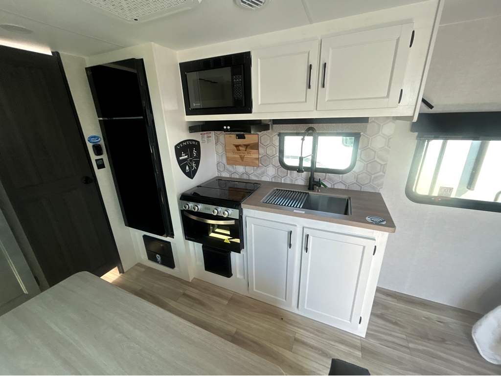 2026 VENTURE RV SPORTTREK STINGER 192VRB - Image 19
