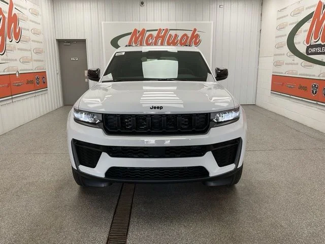 2026 Jeep Grand-Cherokee-L Laredo Altitude 4x4 - Image 2