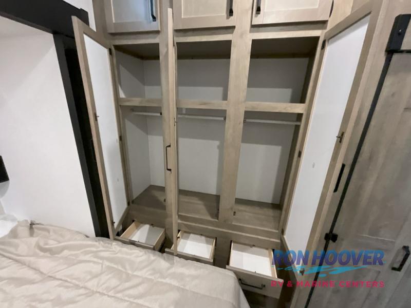 2026 PALOMINO 429LFT - Image 38