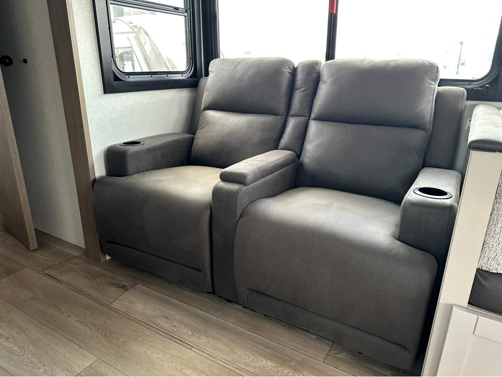 2027 JAYCO JAY FEATHER 26FK - Image 11