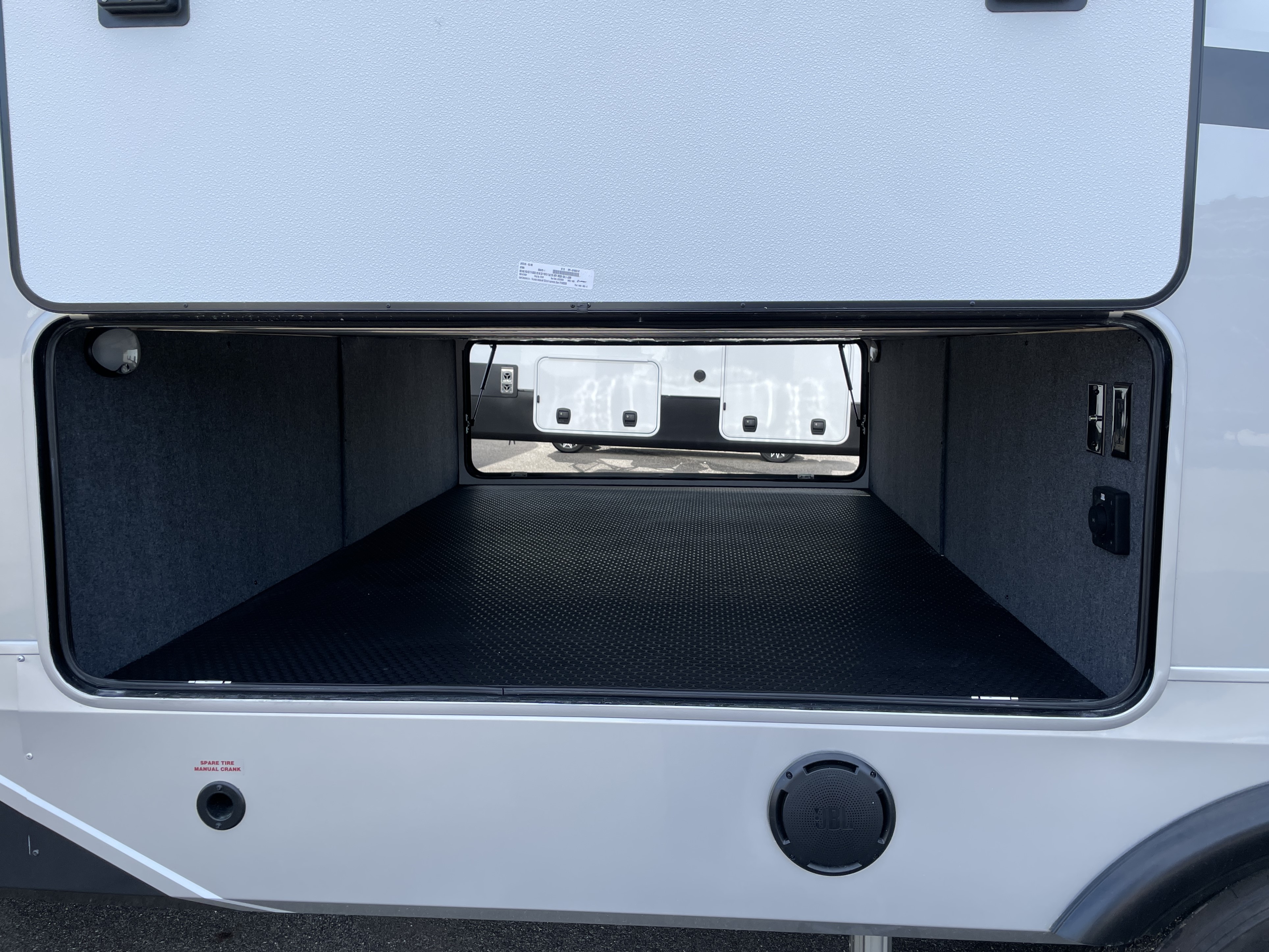 2027 Jayco Pinnacle 39FLOK - Image 4