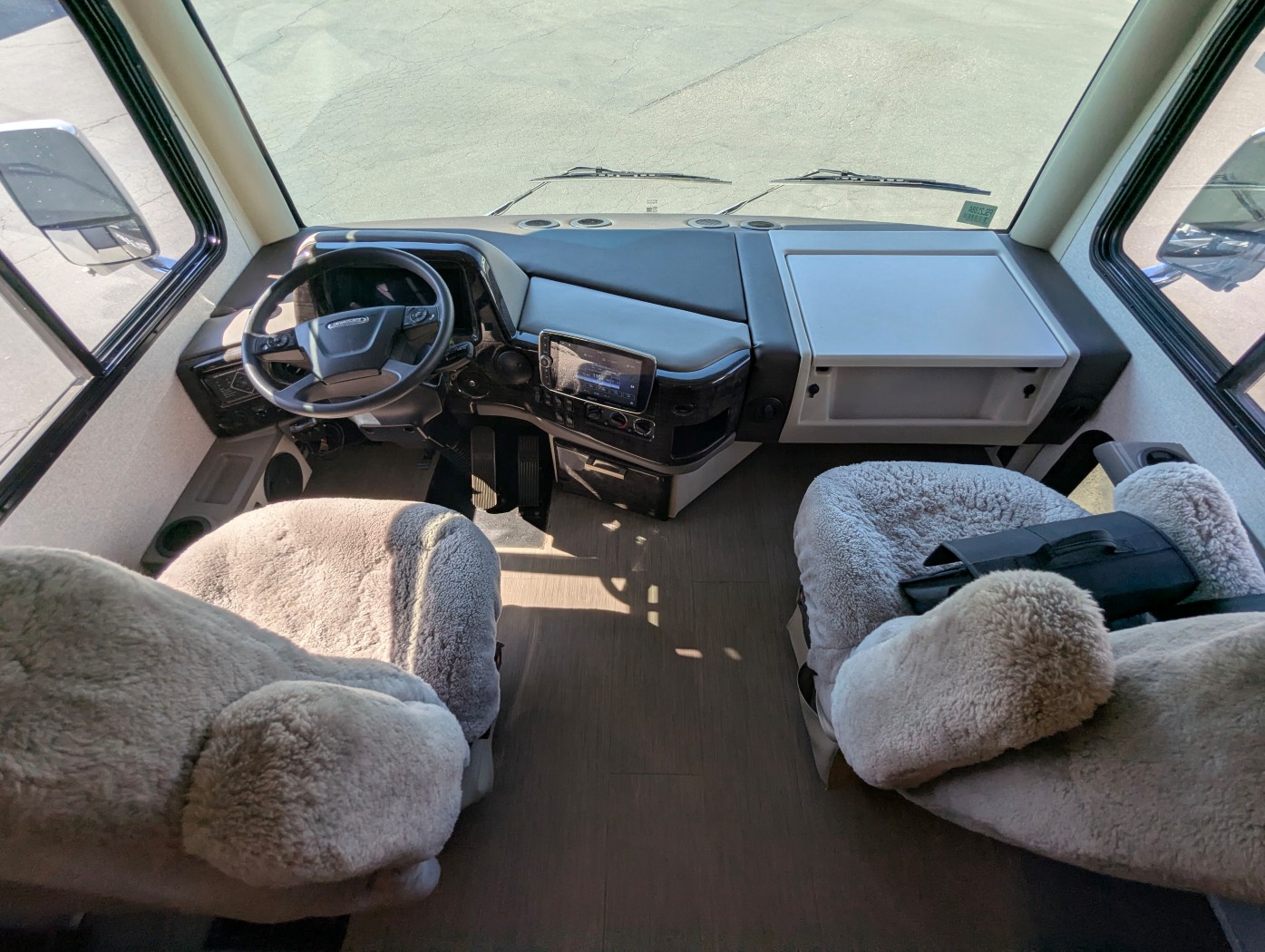 2023 Thor Motor Coach Palazzo 37.5 - Image 14
