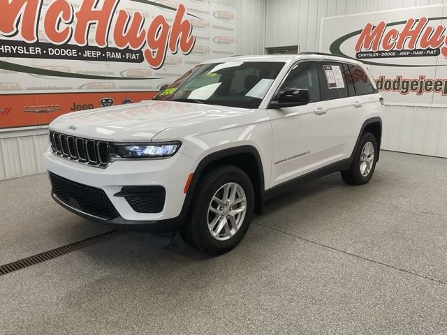 2025 Jeep Grand Cherokee Laredo X 4X4 - Image 1