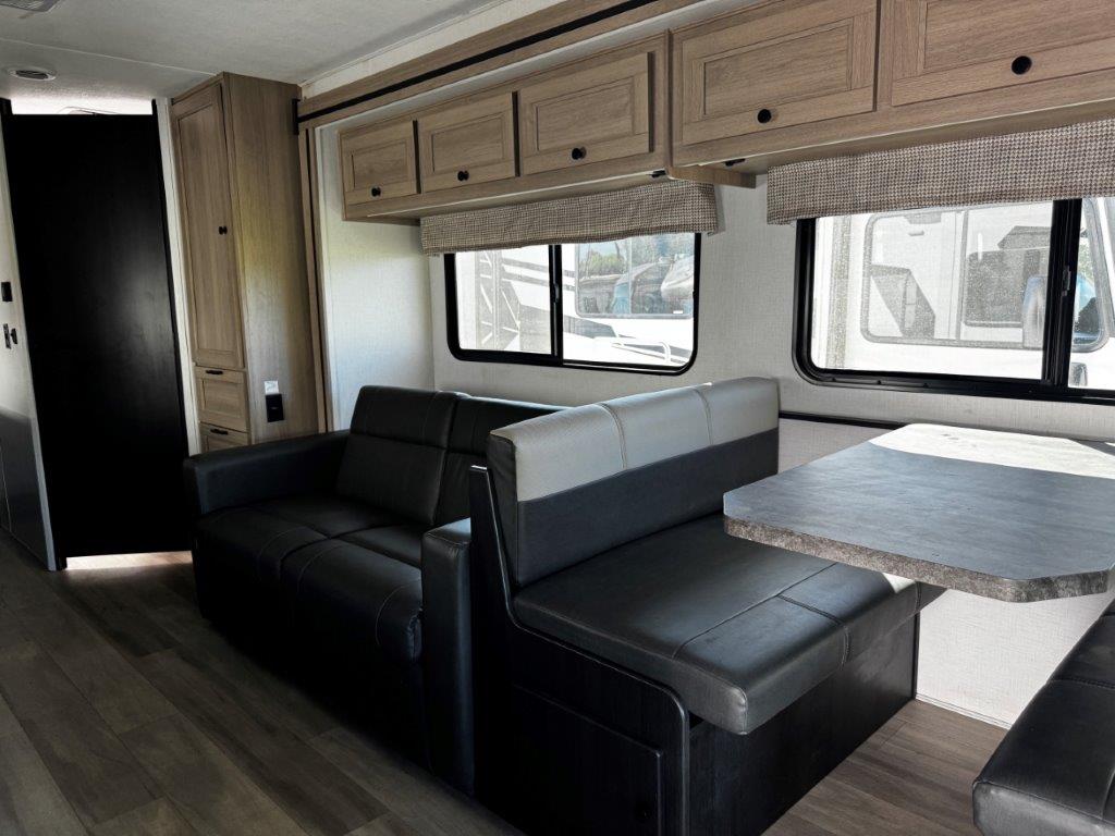 2026 Forest River Sunseeker LE 2550DSLE - Image 15