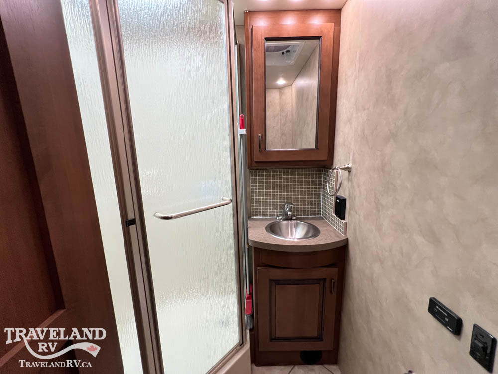 2015 Fleetwood Excursion 35B - Image 40