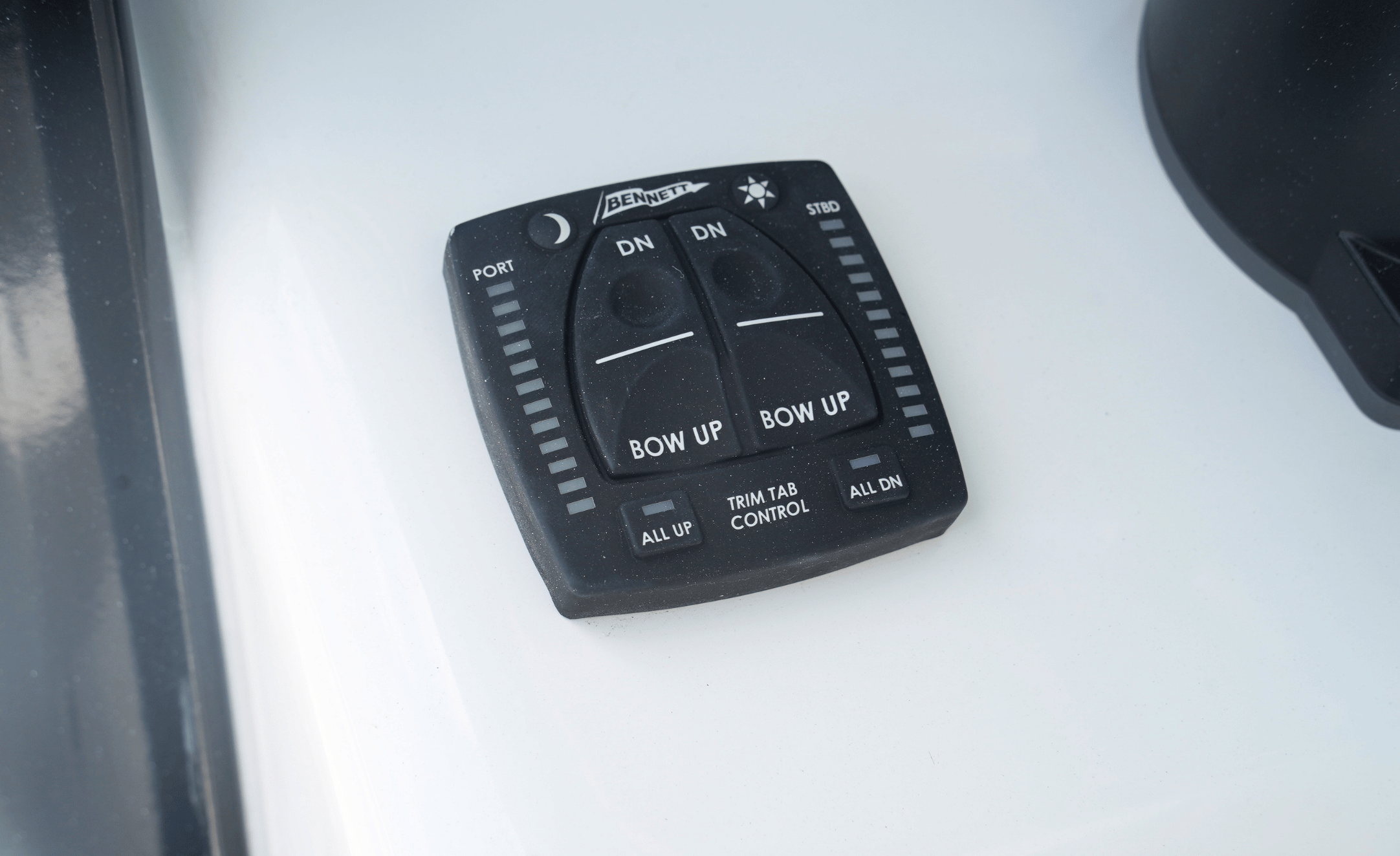 2027 SEA HUNT ULTRA 265SE - Image 38