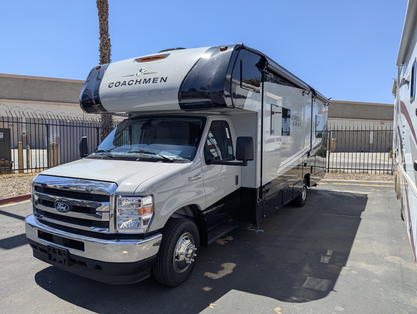 2027 Coachmen Cross Trail 26XG - Image 3