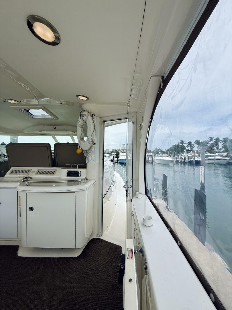2003 Sea Ray 480 Motor Yacht - Image 15