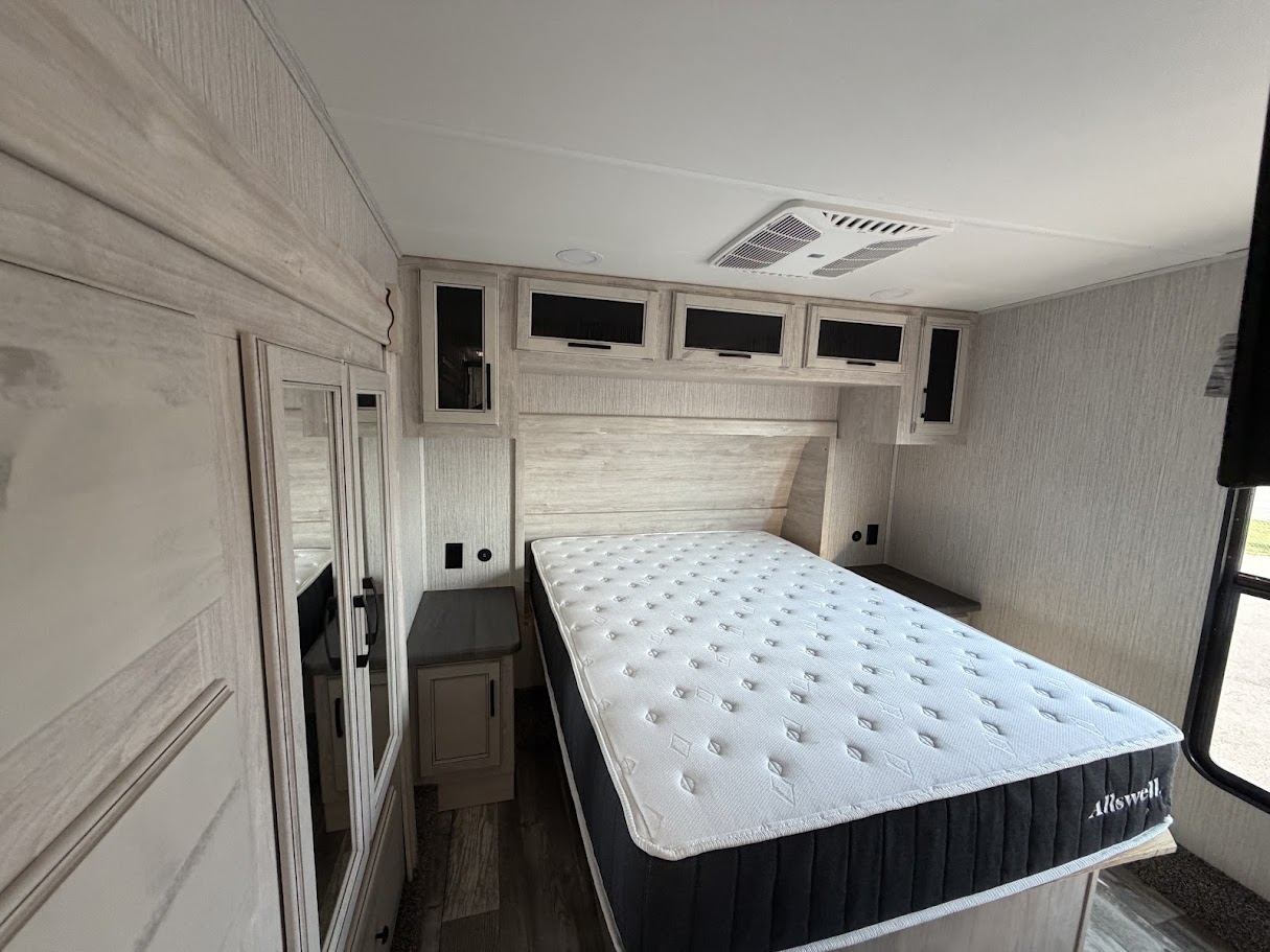 2022 FOREST RIVER SANDPIPER 330BH - Image 37