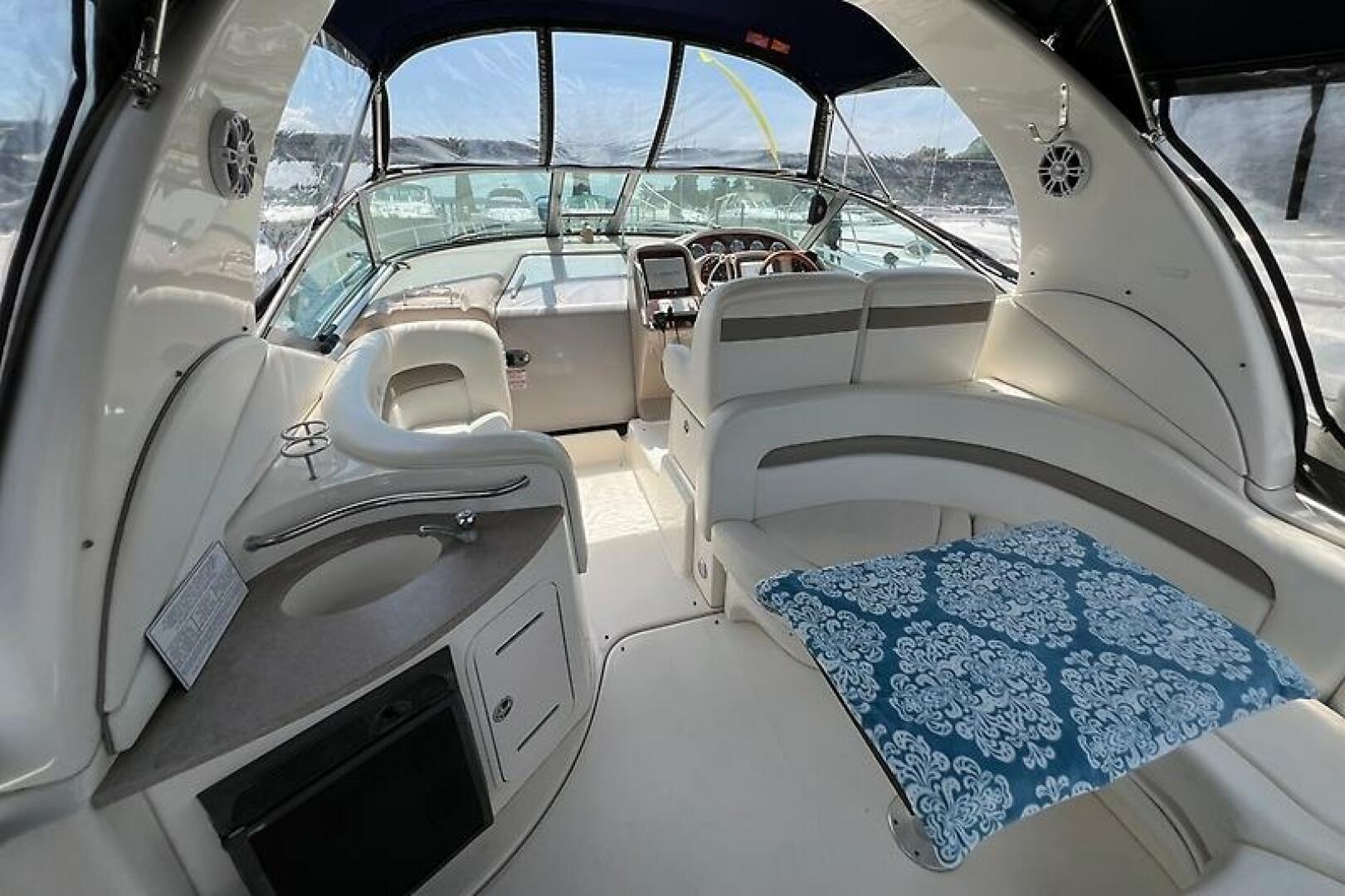 2004 Sea Ray 320 Sundancer - Image 8
