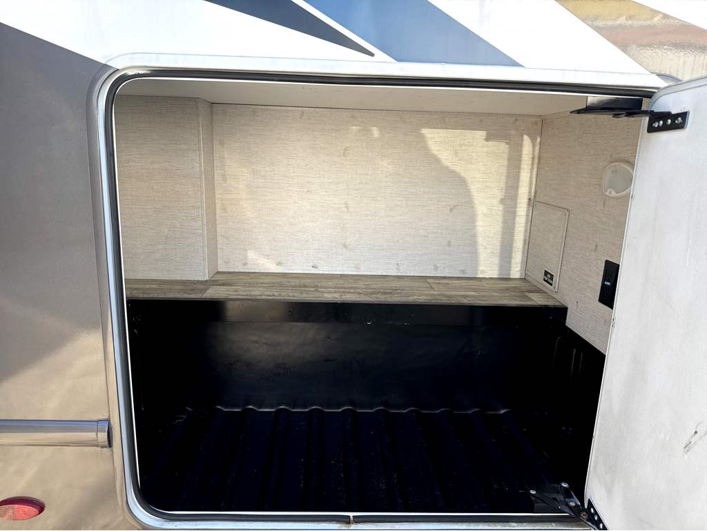2024 THOR MOTOR COACH CHATEAU 31WV - Image 5