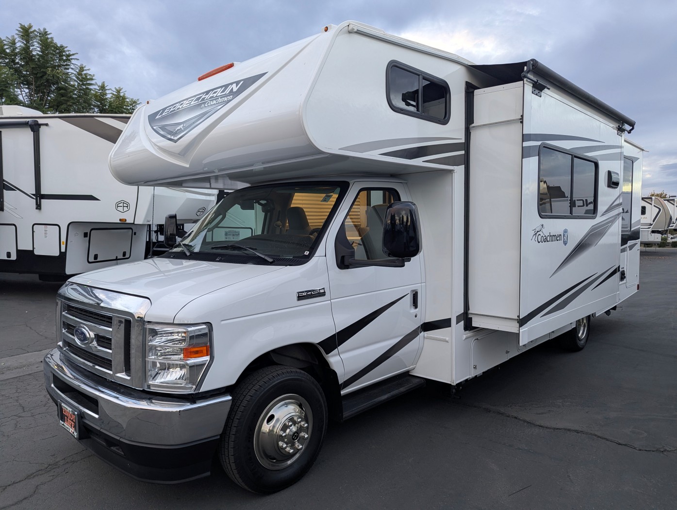 2025 Coachmen Leprechaun 260QB - Ford E-450 - Image 3
