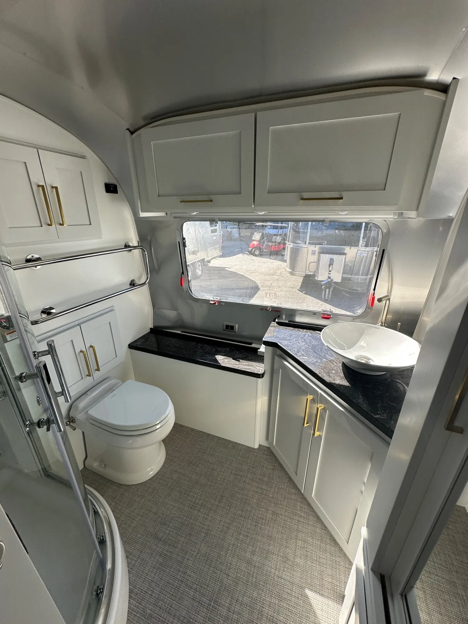 2027 Airstream Classic 33FBT - Image 13