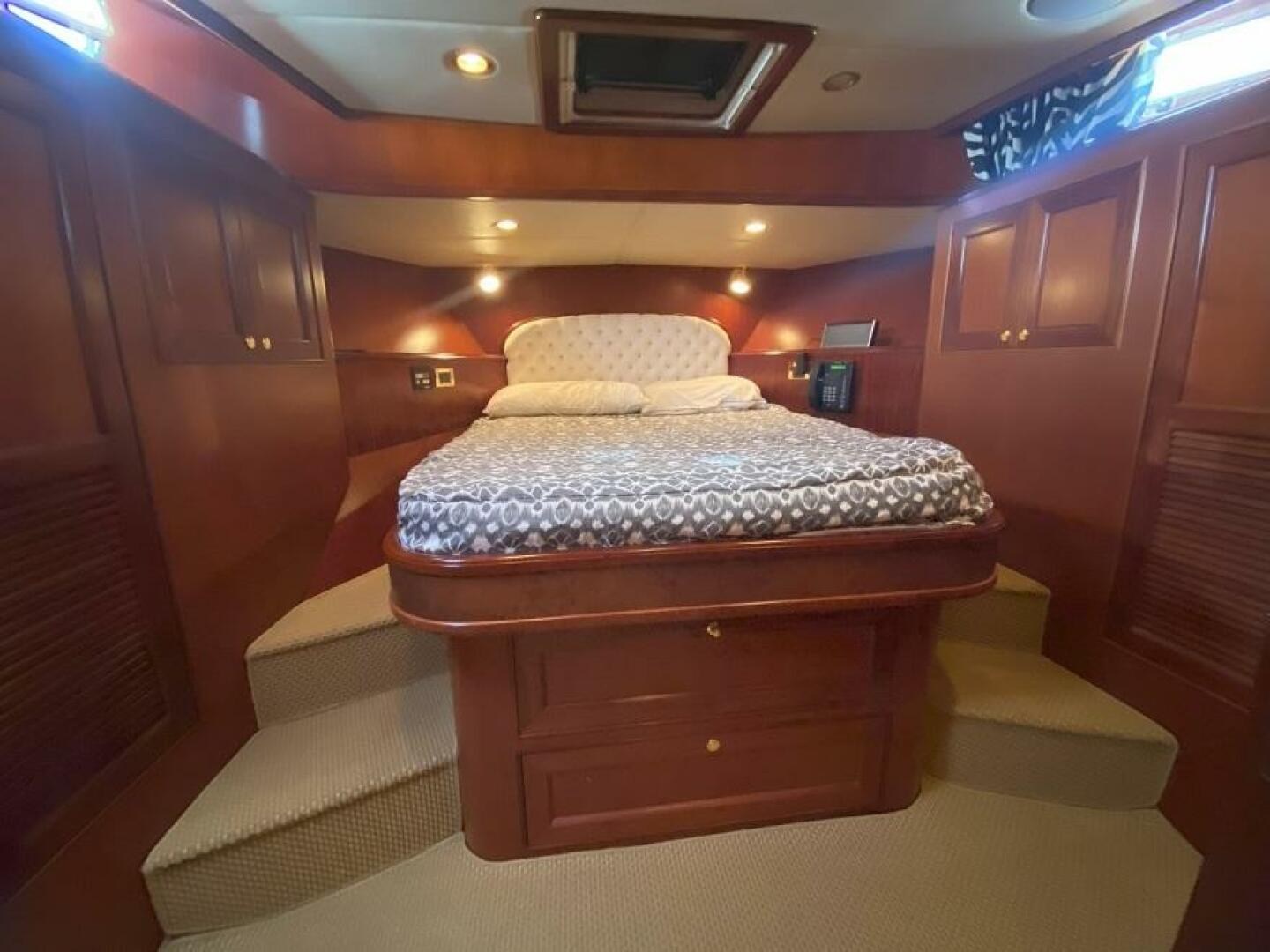 2005 Offshore Yachts - Image 27