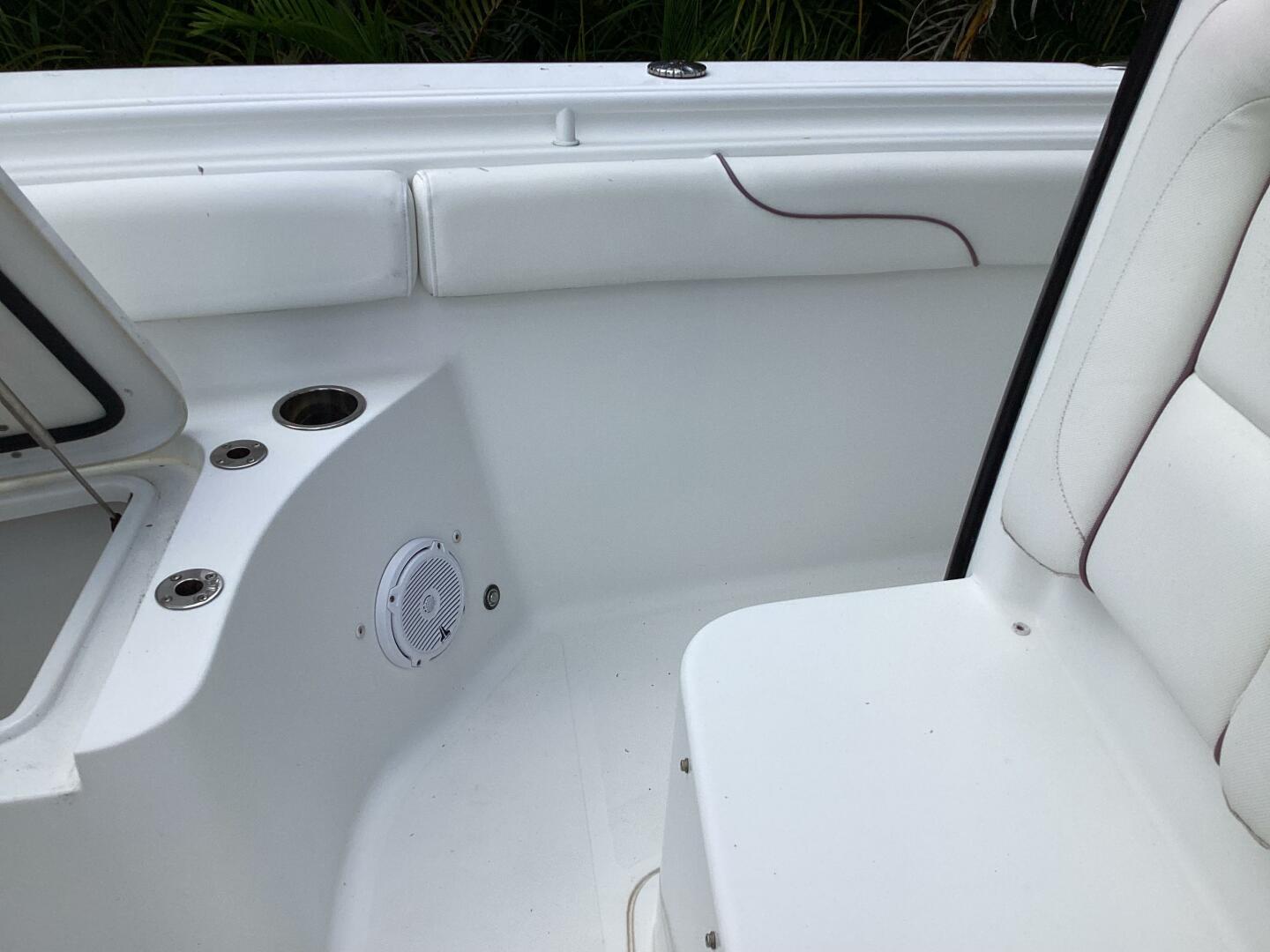 2018 Sea Hunt GAMEFISH 27FS Base - Image 18