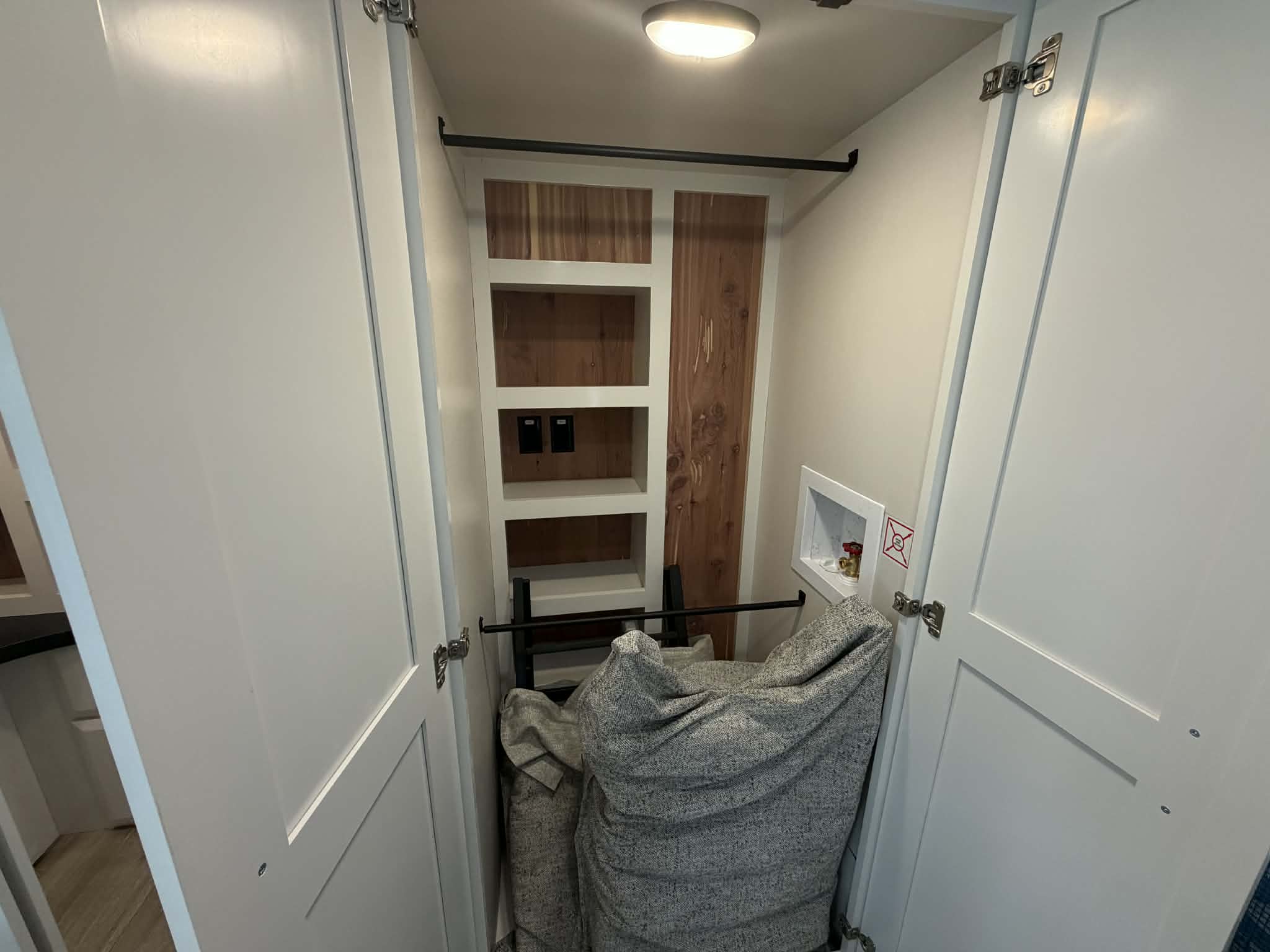 2027 JAYCO PINNACLE 32RLTS - Image 30