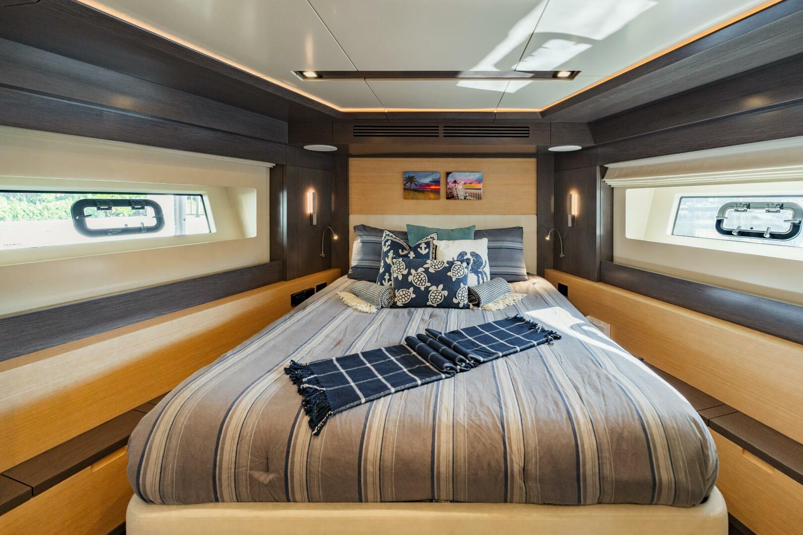 2020 Sirena 64 - Image 18