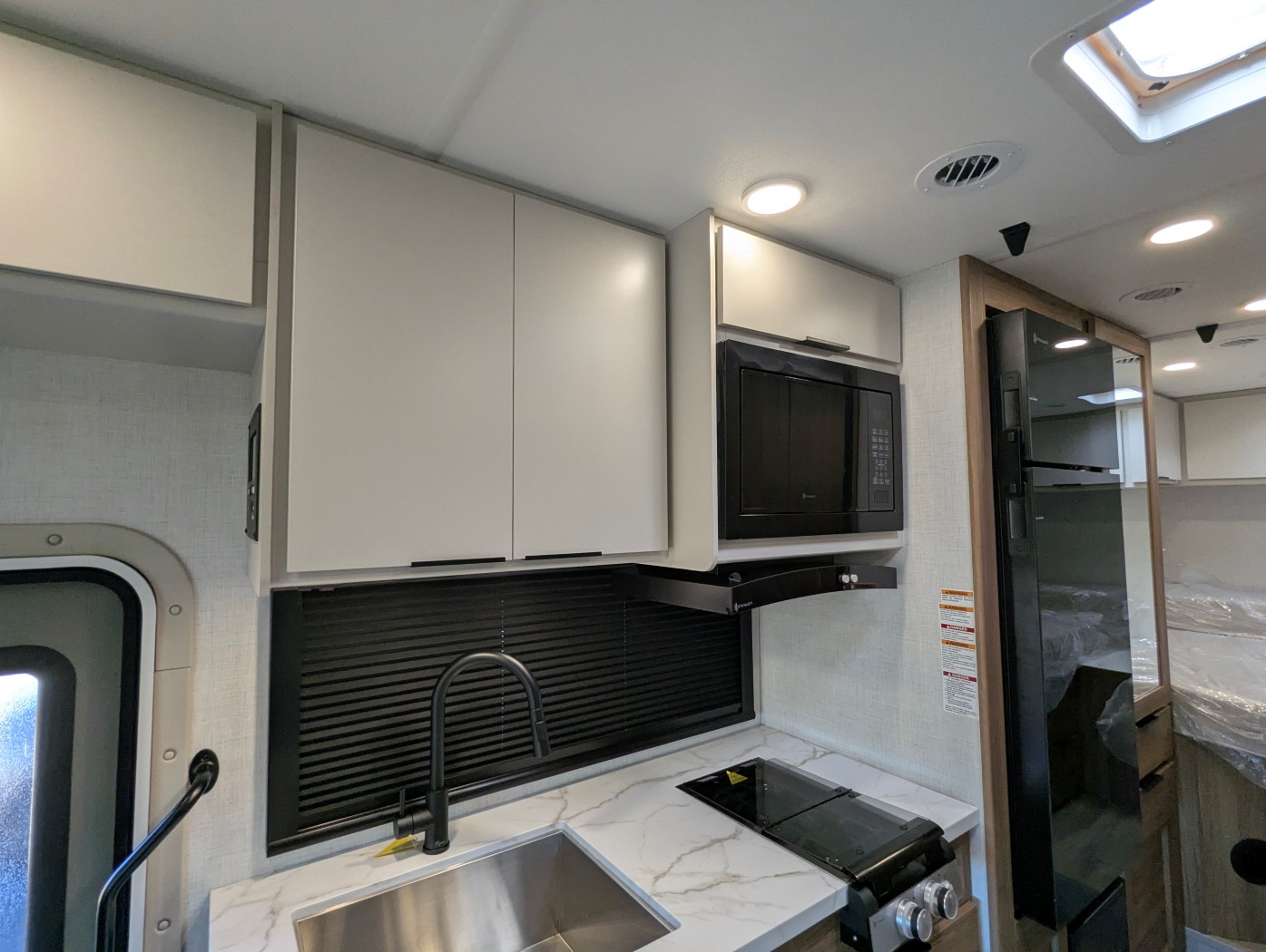 2027 Thor Motor Coach Four Winds 25Z - Image 14
