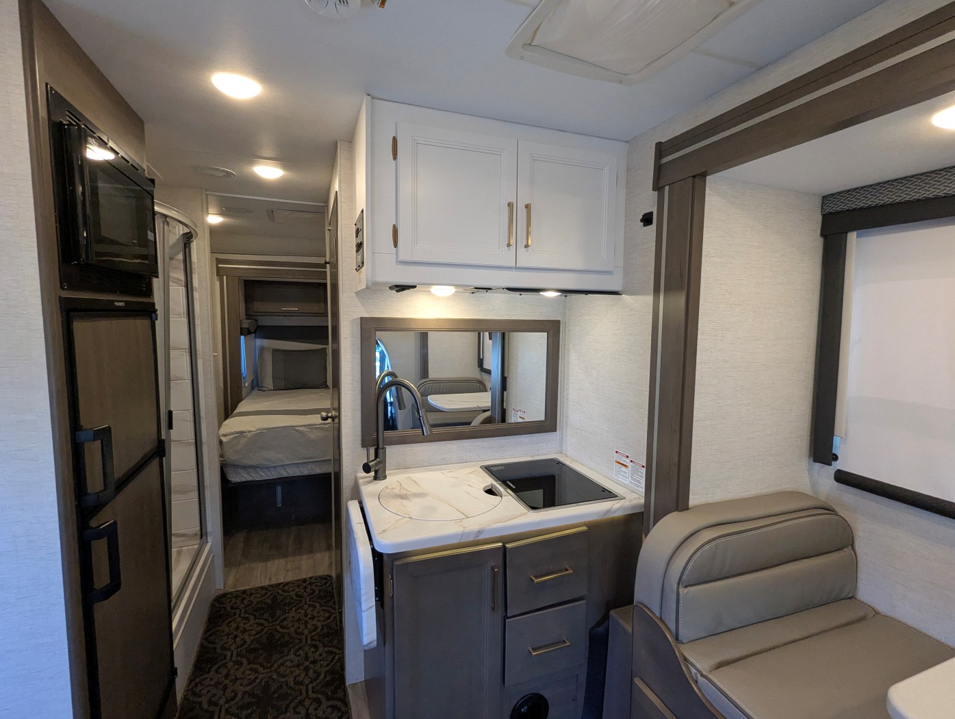 2024 Thor Motor Coach Four Winds Sprinter 24LW - Image 13