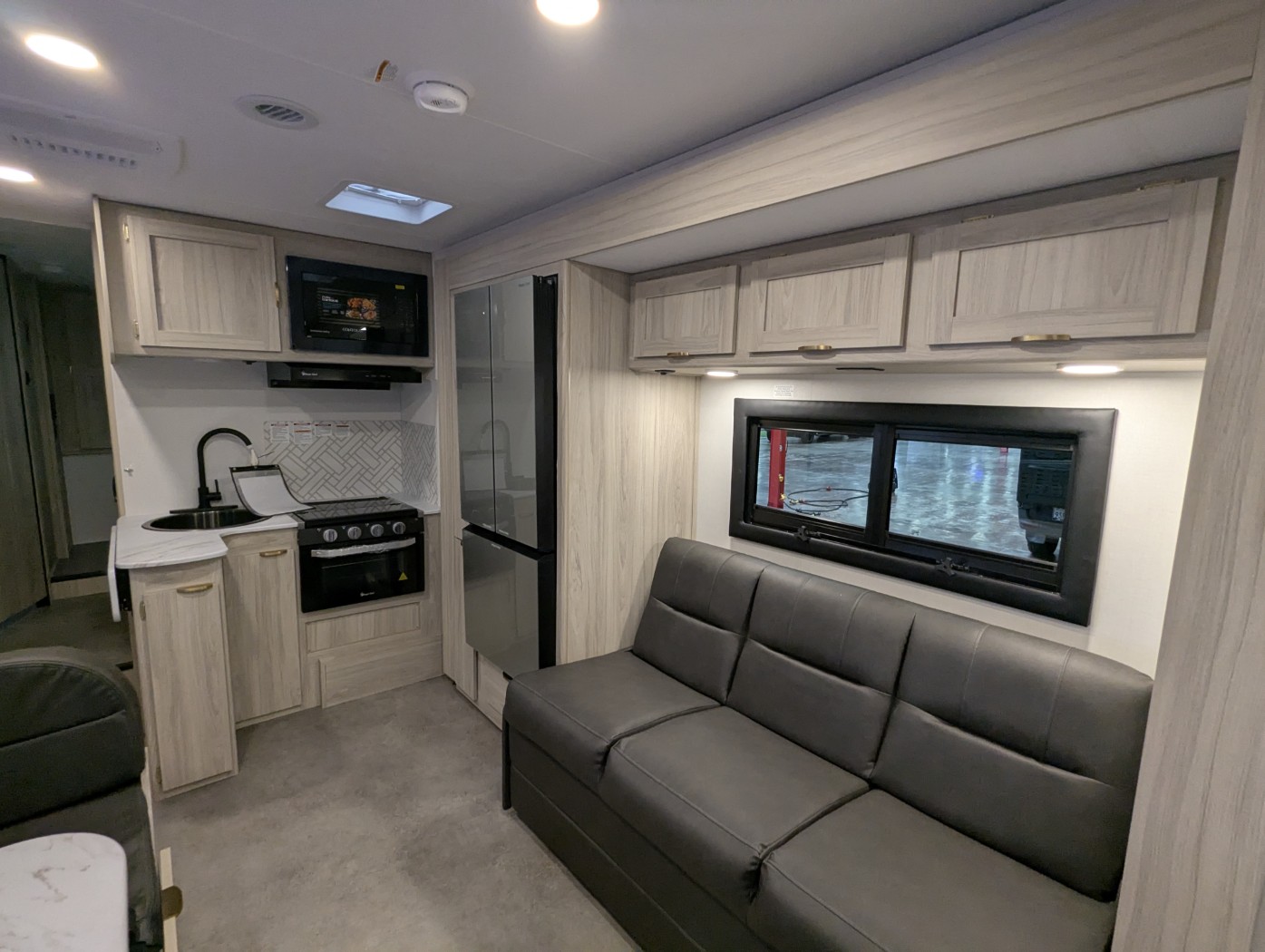 2027 Coachmen Cross Trail 26XG - Image 17