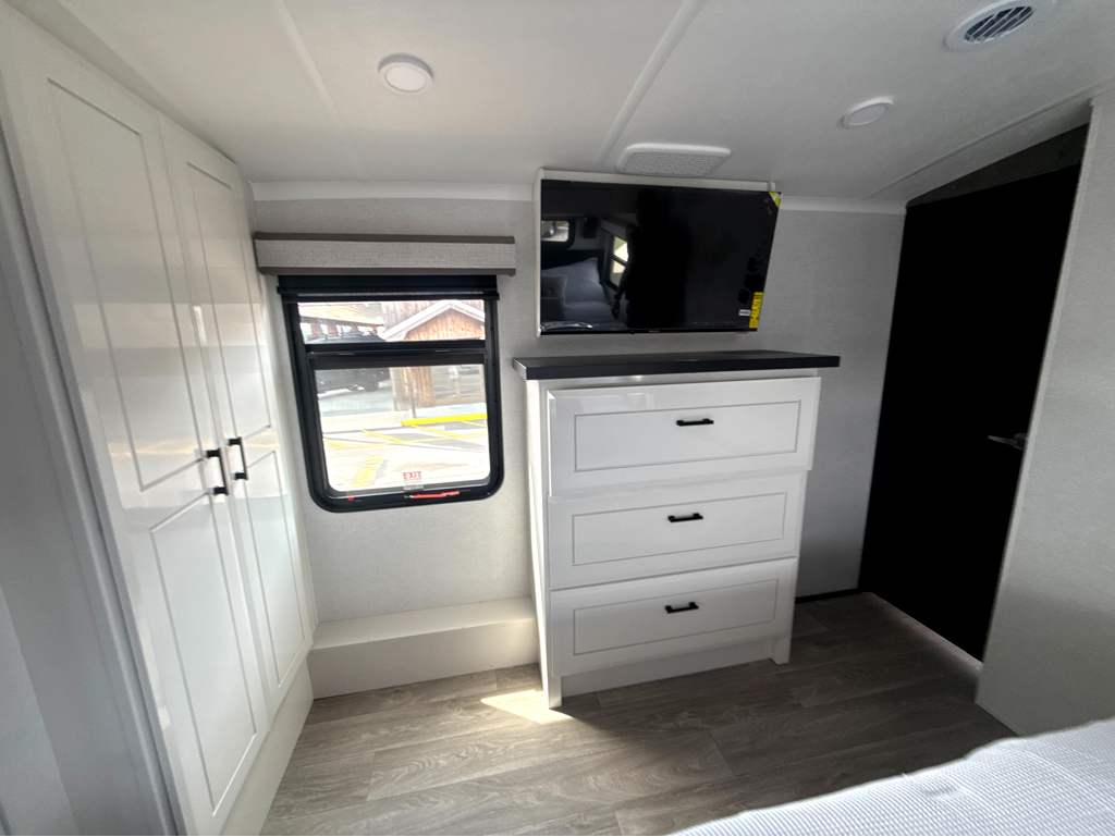 2027 JAYCO PINNACLE 32RLTS - Image 21