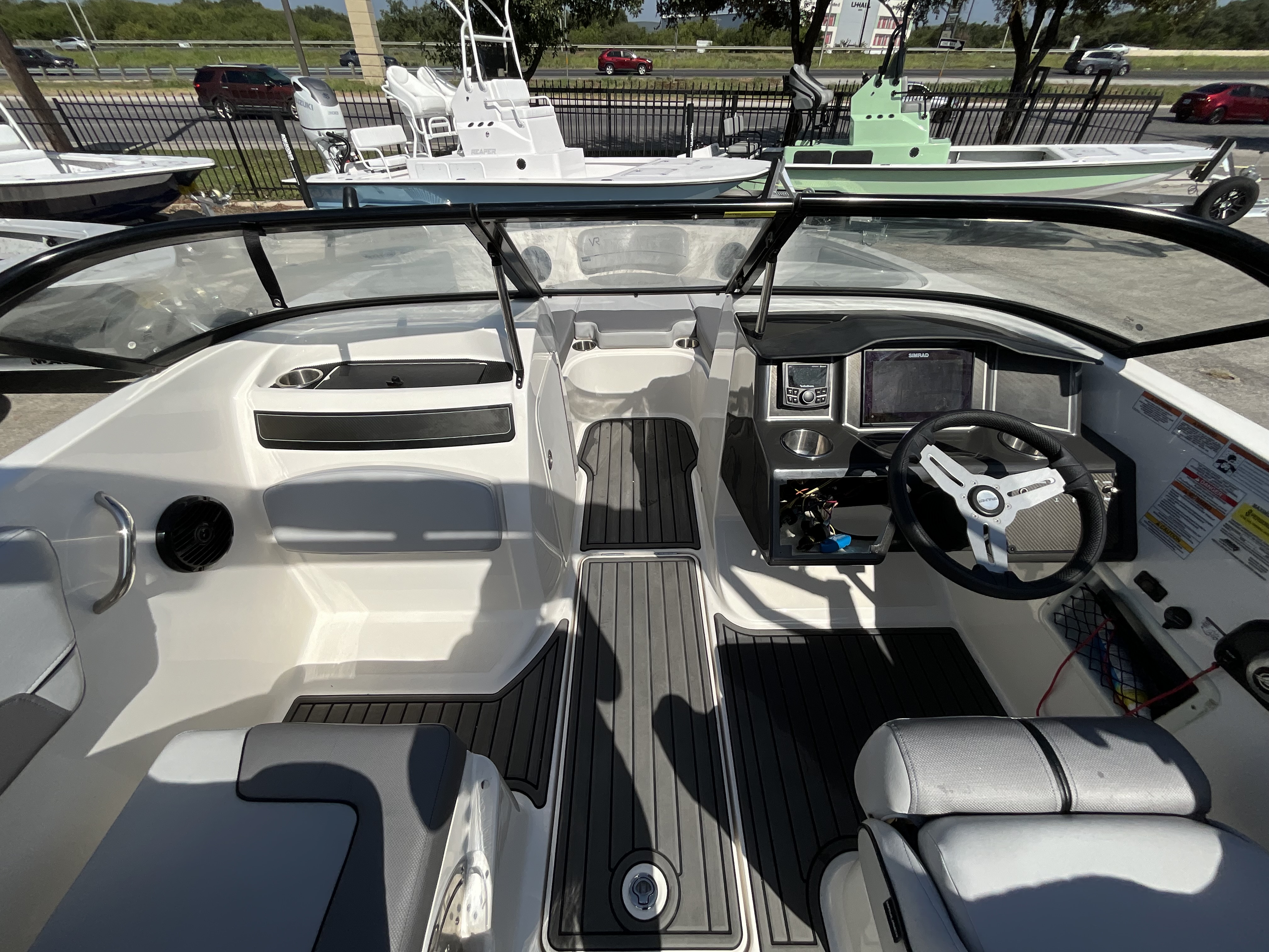 2022 Bayliner VR5 Base - Image 24