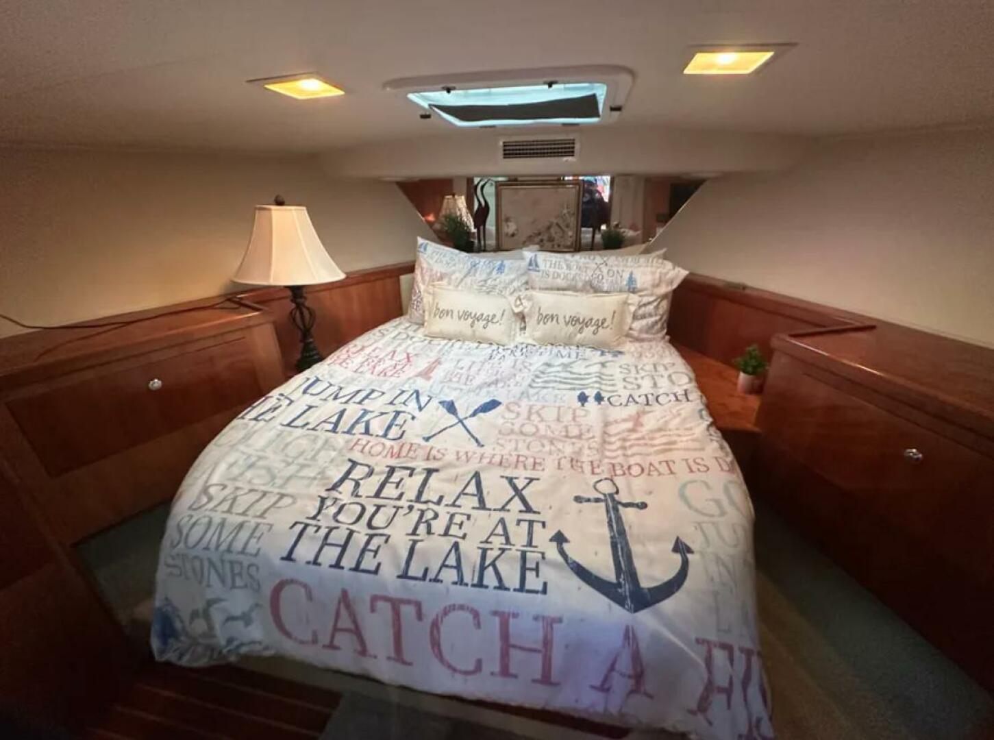 1994 Hatteras 48 Cockpit Motor Yacht - Image 21