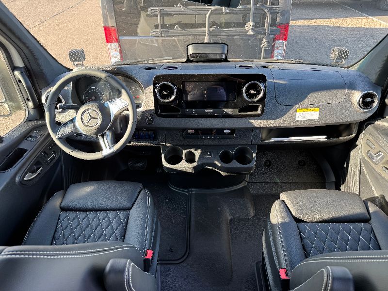 2025 27North Venture Van 170 - Image 3