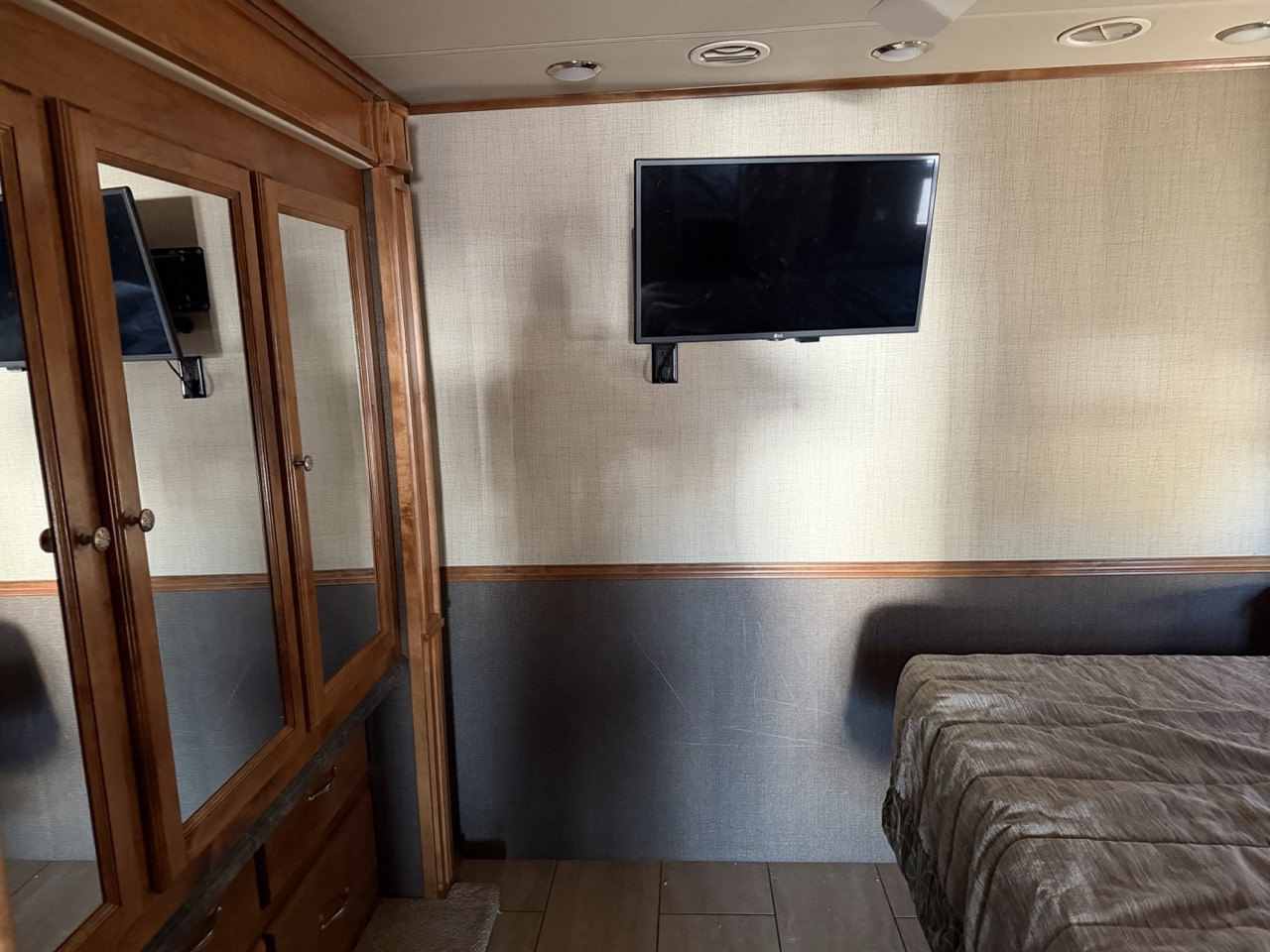 2016 Tiffin Allegro 35 QBA - Image 14