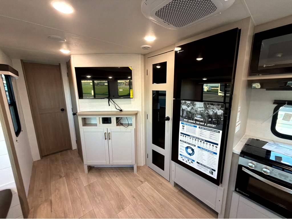 2027 JAYCO JAY FLIGHT 295TBS - Image 14