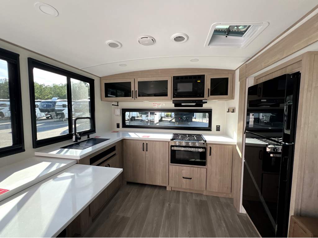 2026 GRAND DESIGN IMAGINE 2700BS - Image 8