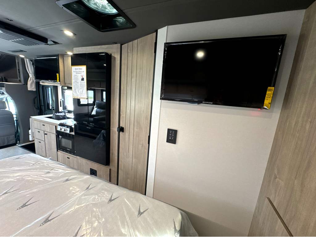 2027 Grand Design Lineage Series M 25FW - Image 19