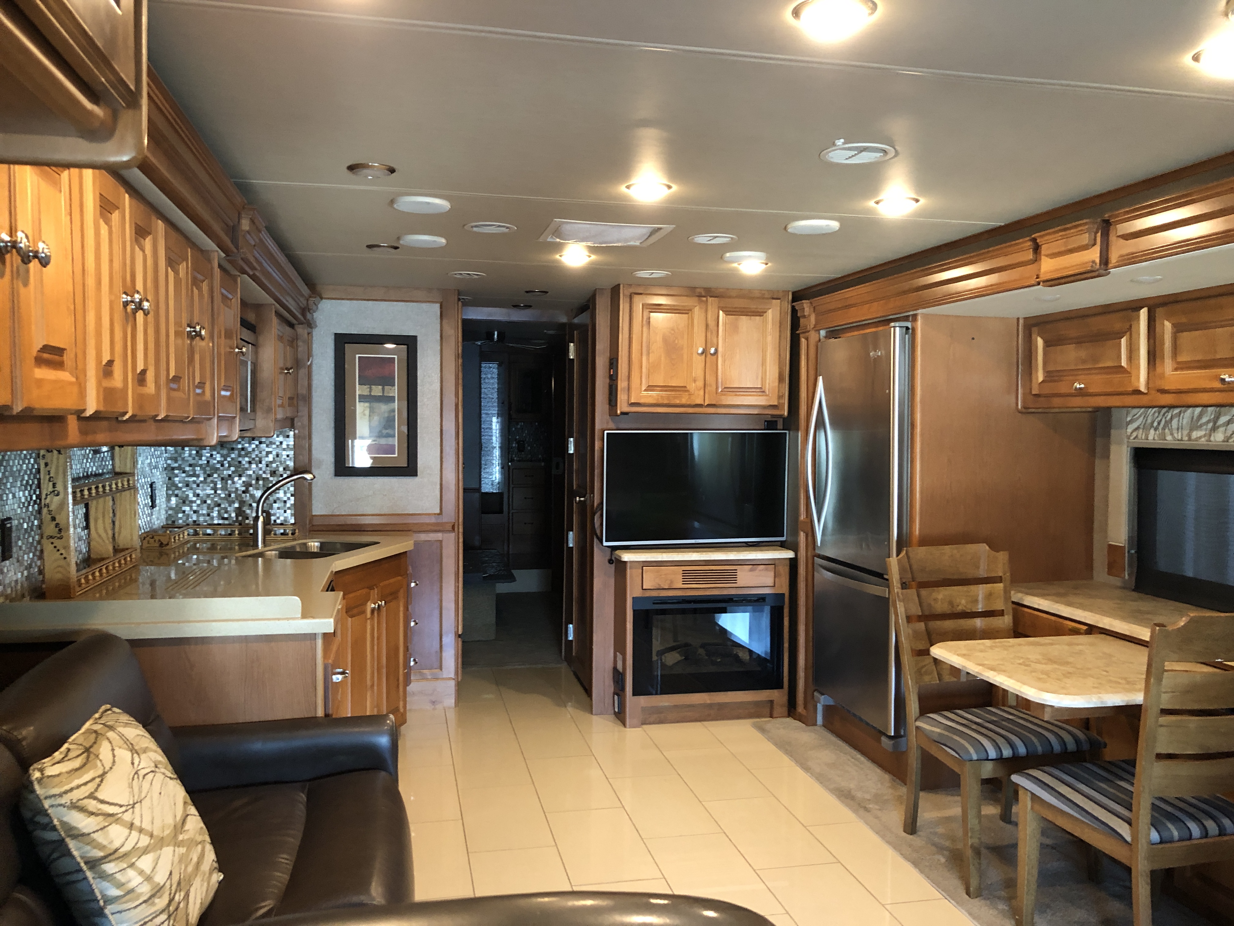 2017 Tiffin Allegro Red 38 QRA - Image 25