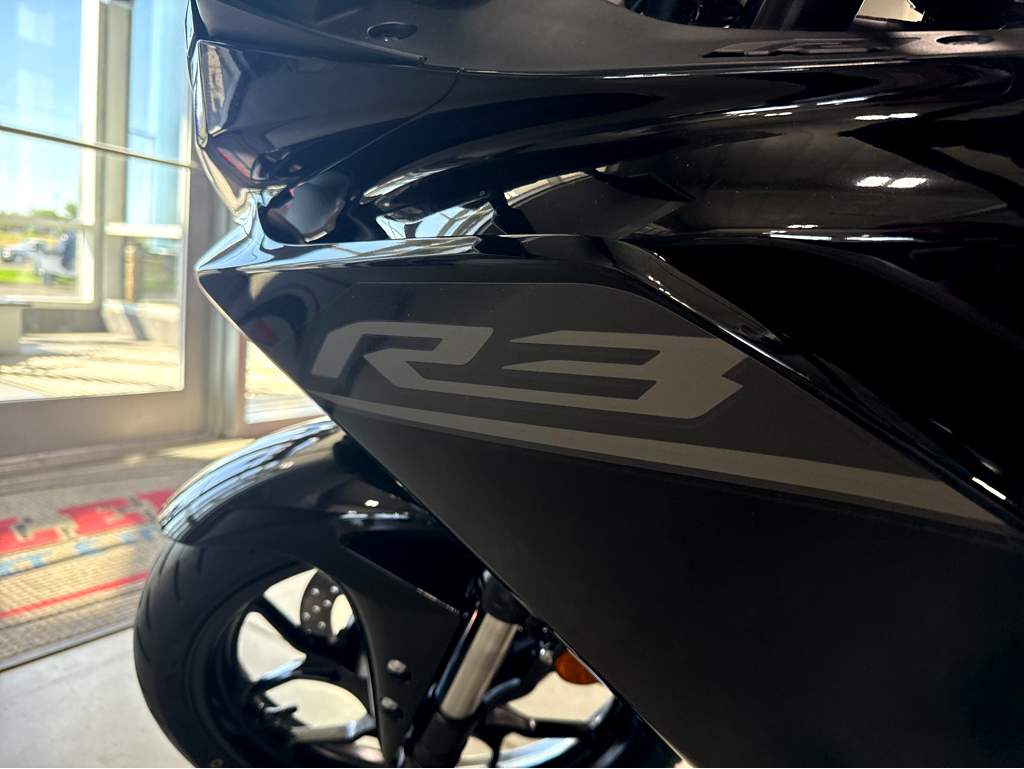 2026 Yamaha YZF-R3 - Image 8