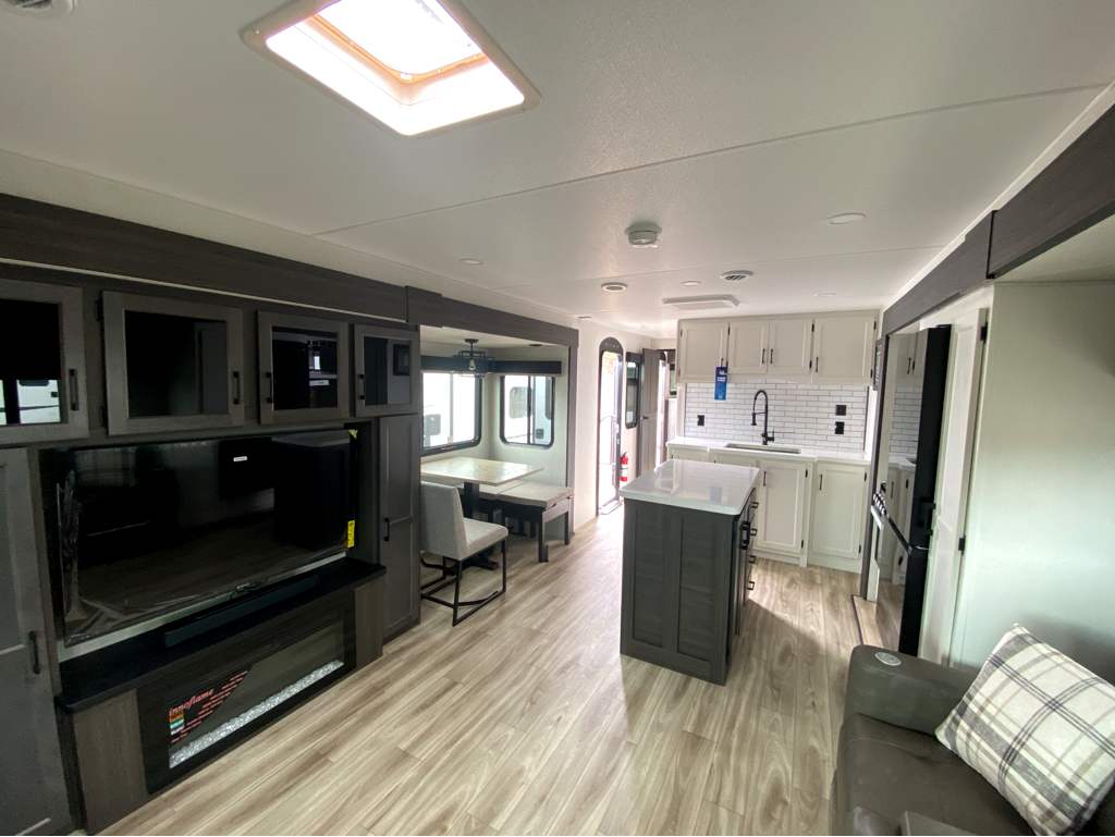 2026 VENTURE RV SPORTTREK 333VMI - Image 14