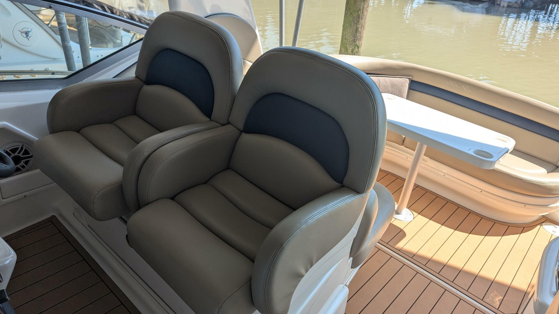 2004 Sea Ray 340 Sundancer - Image 12