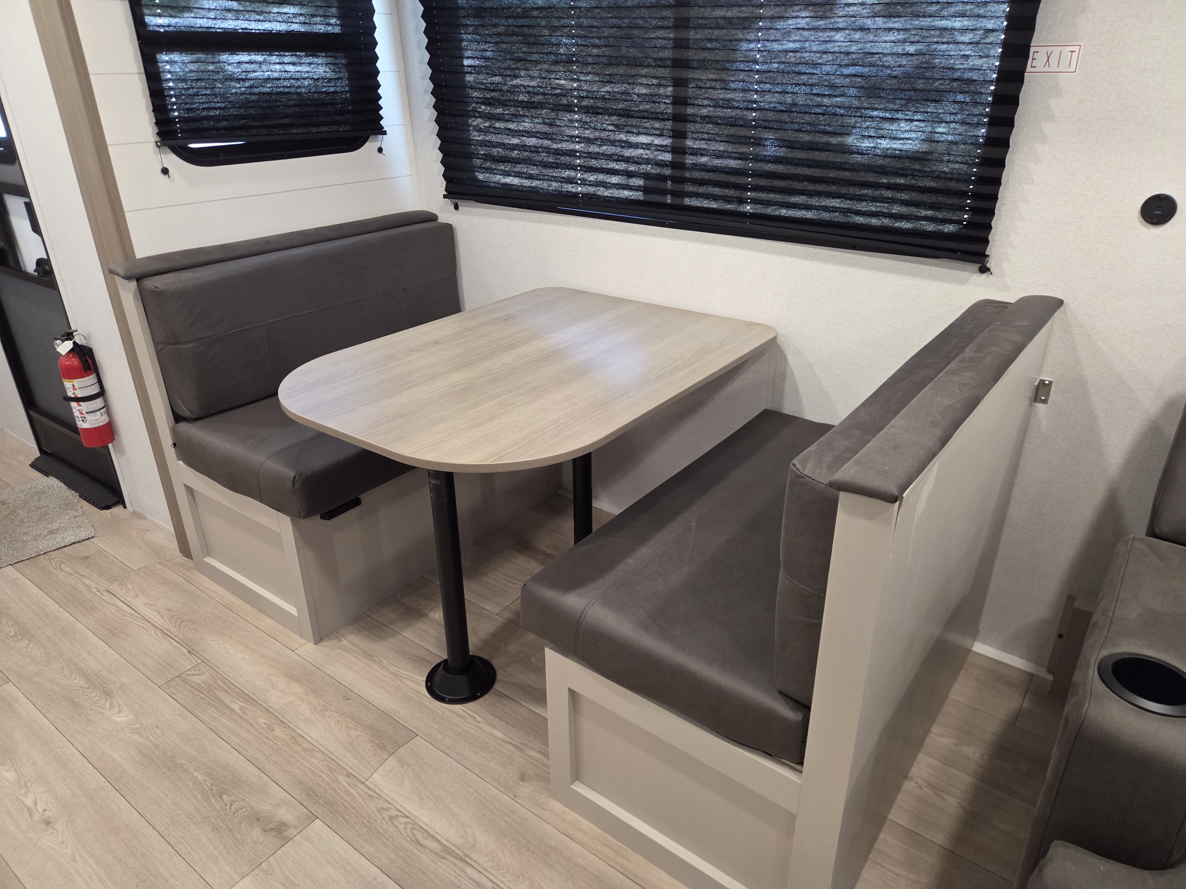 2027 Jayco Jay Flight SLX 334RTS - Image 13