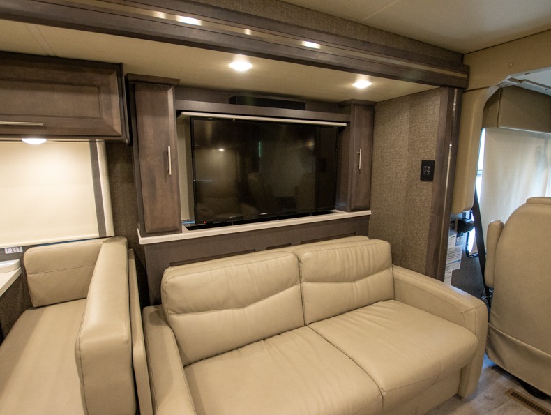 2022 Thor Motor Coach Palazzo 37.4 - Image 29