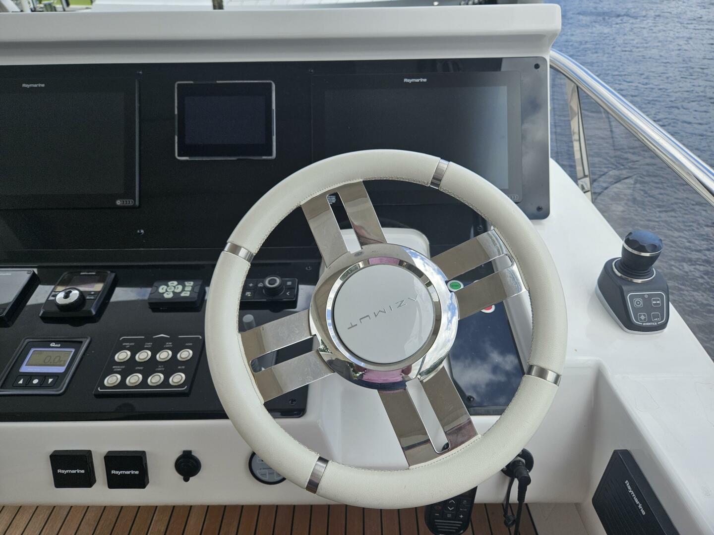 2022 Azimut 66 - Image 28