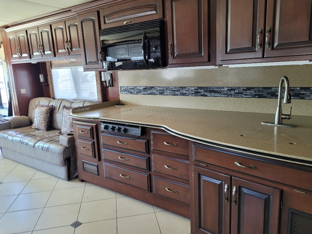 2011 Newmar Dutchstar 4020 - Image 24
