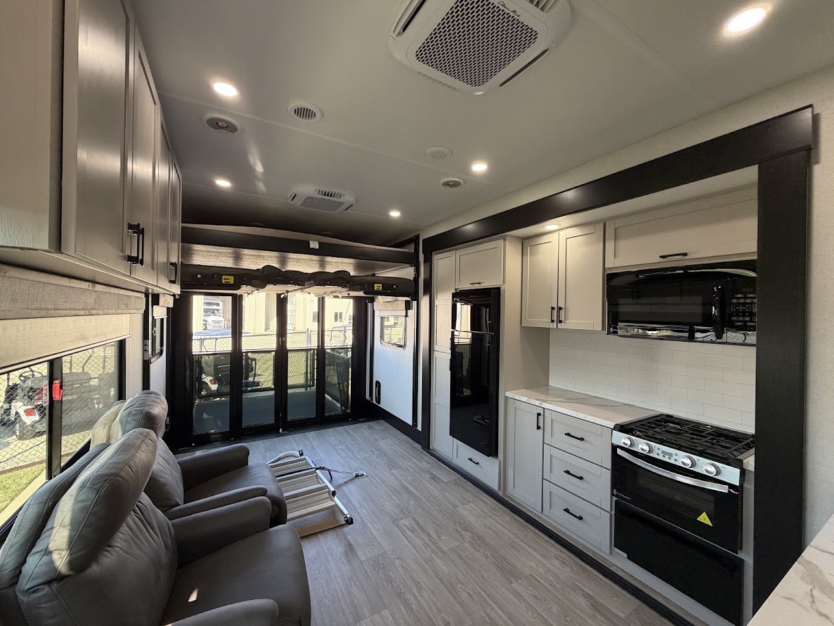 2027 JAYCO SEISMIC 265 - Image 27