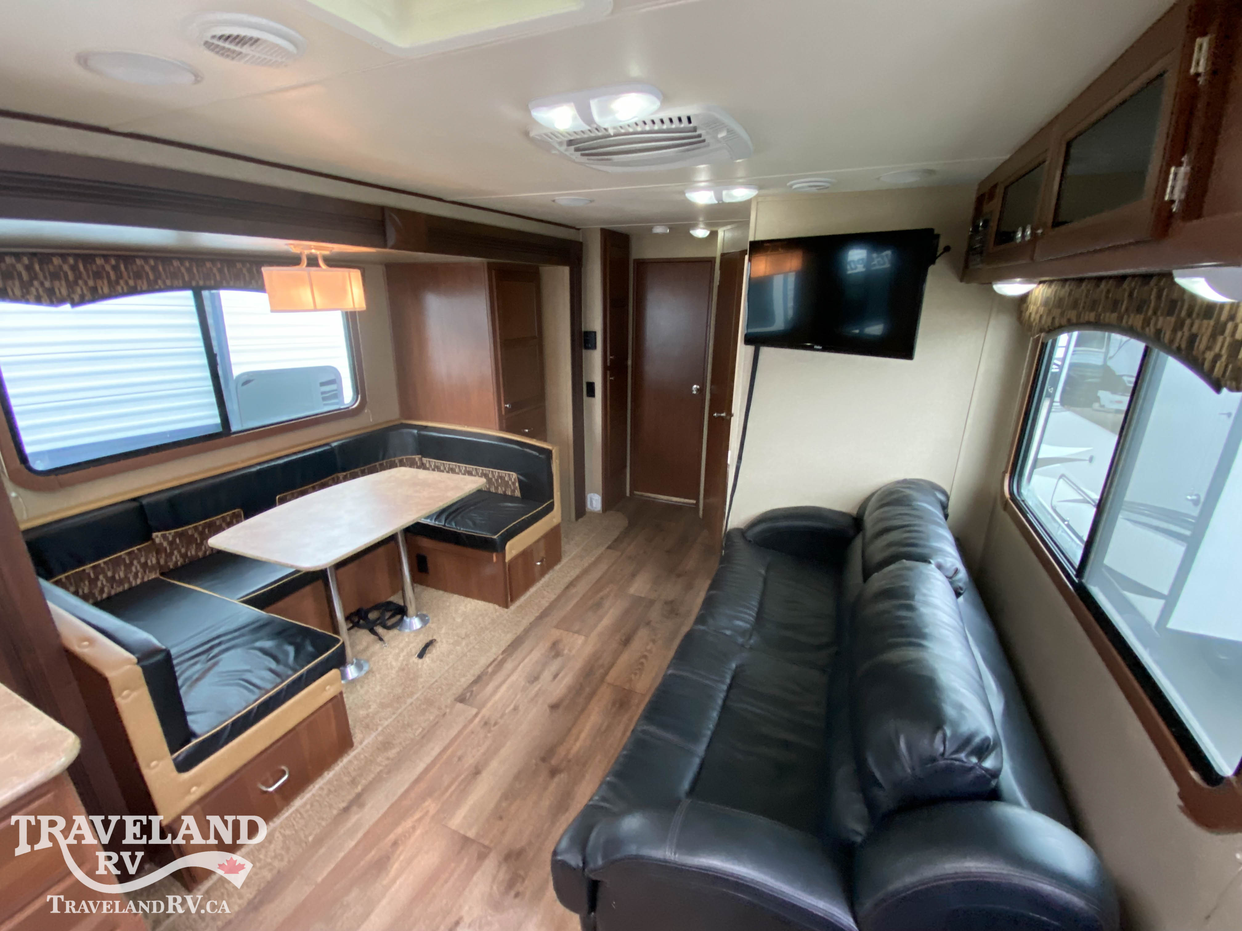 2014 Dutchmen Denali 2461RK Trail Edition - Image 6
