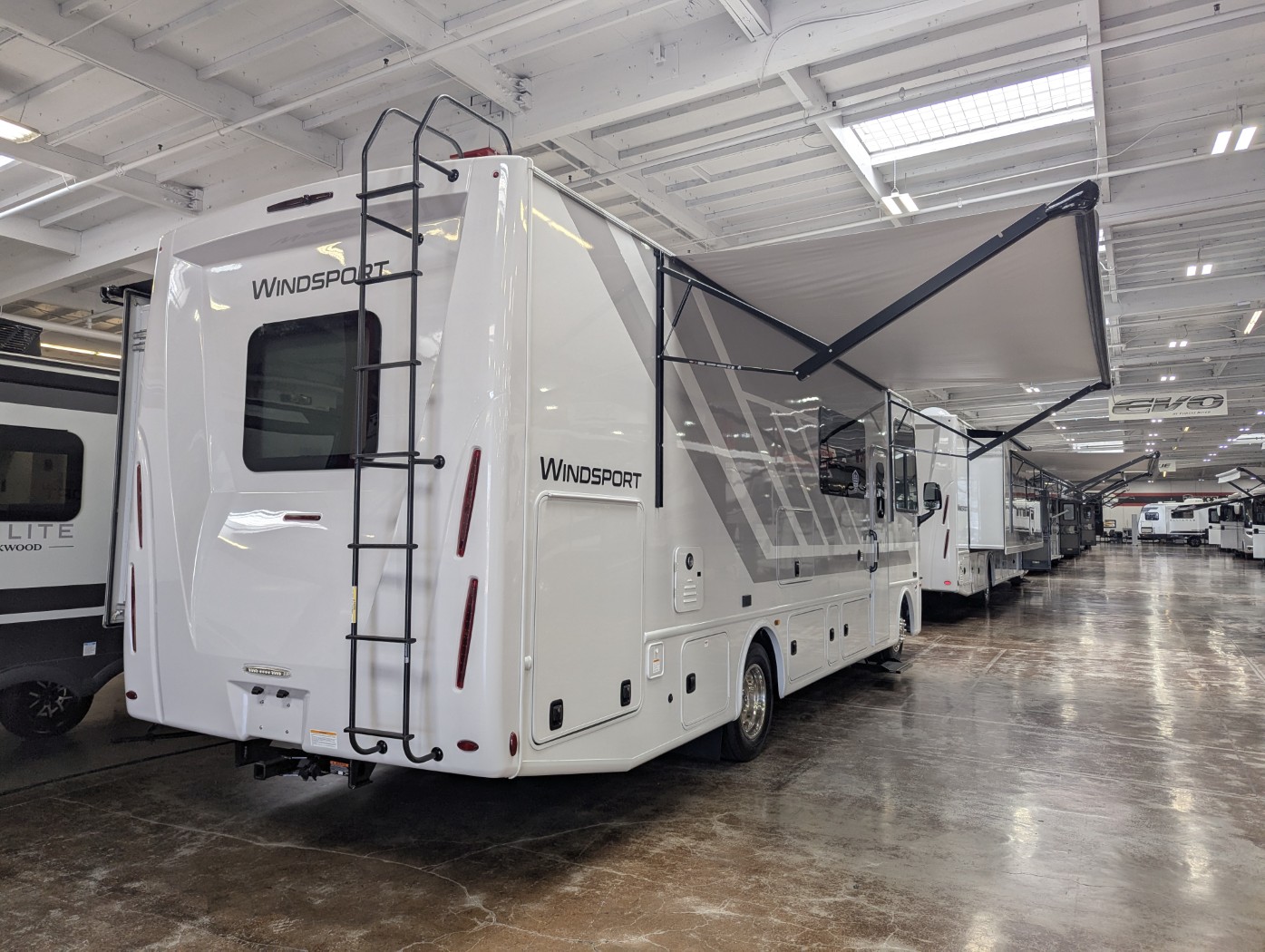 2027 Thor Motor Coach Windsport 29L - Image 7