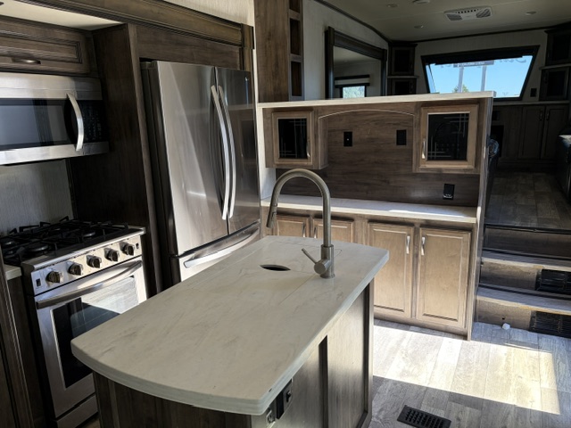 2022 Forest River Sandpiper Luxury 379FLOK - Image 11