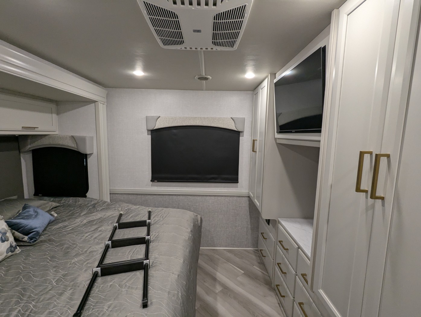 2026 Fleetwood Fortis 34MB - Image 31