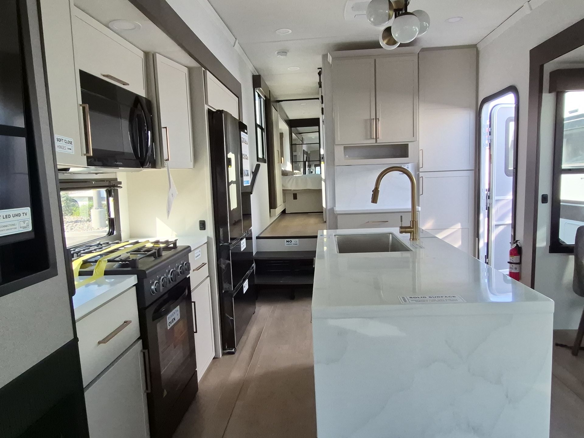 2027 Alliance RV Paradigm 340RL - Image 20