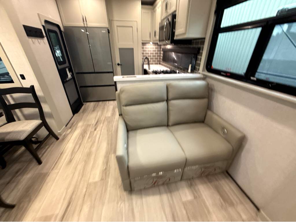 2026 Keystone ALPINE 3910RK - Image 17