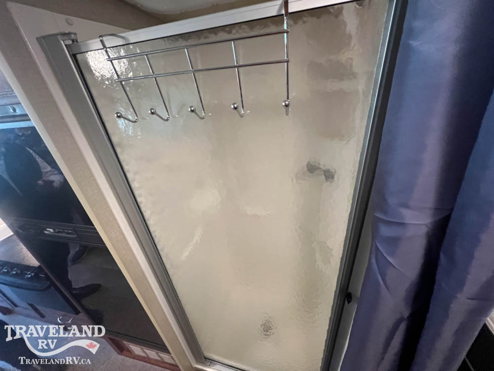 2014 Winnebago Vista 31KE - Image 18