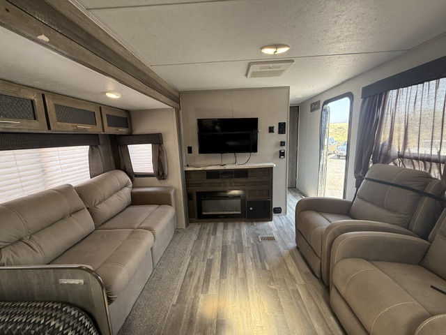 2019 Forest River Vibe 26RK - Image 10